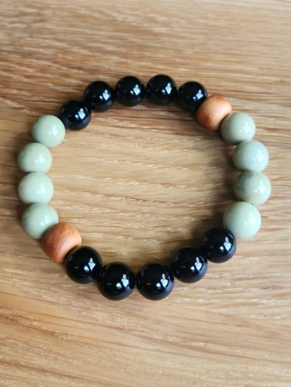 Green Alashan Agate & Black Onyx Beads Stretch Bracelet - Hand Crafted